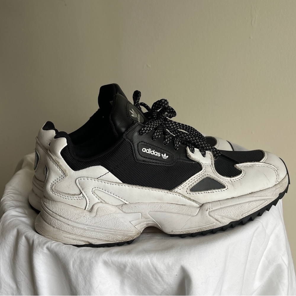 Adidas falcon